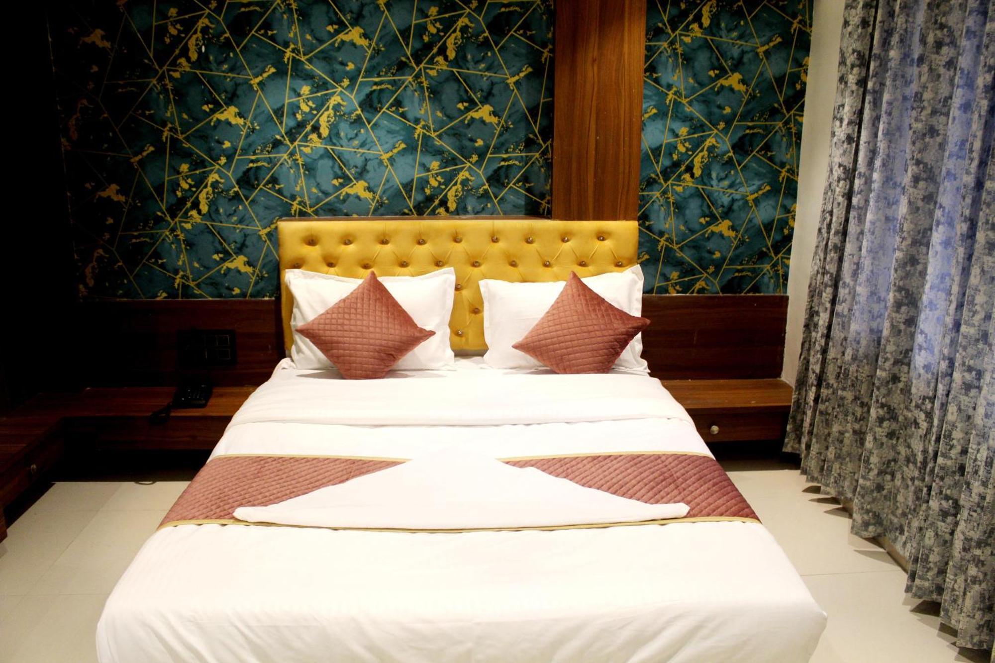 Hotel India Gate Narhe, Pune Exterior photo