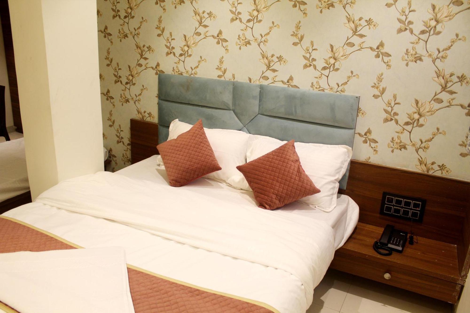 Hotel India Gate Narhe, Pune Exterior photo