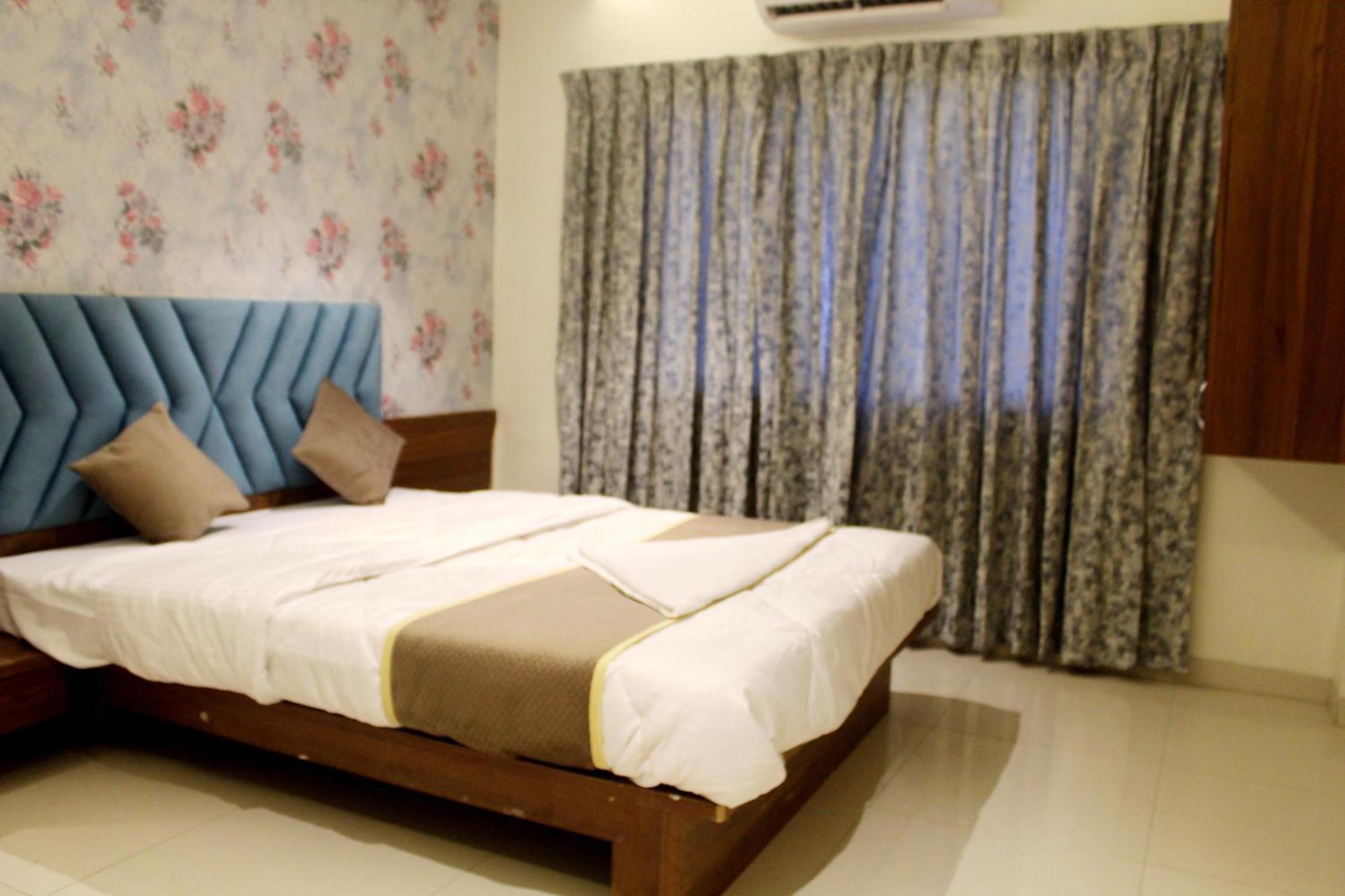Hotel India Gate Narhe, Pune Exterior photo